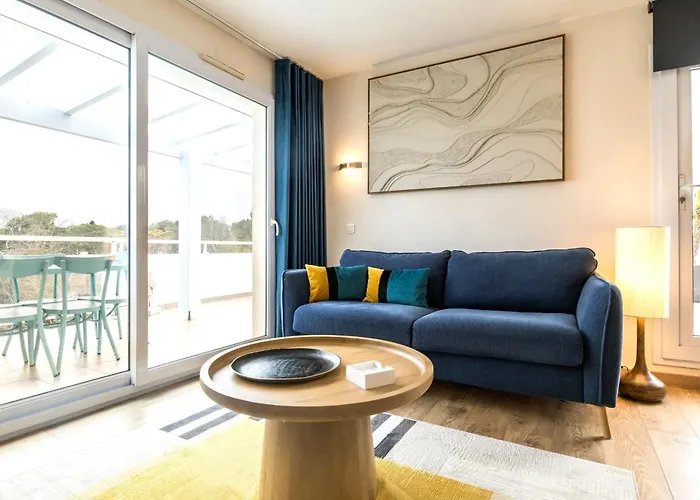 Avec Grande Terrasse à - Fr-1-306-1326